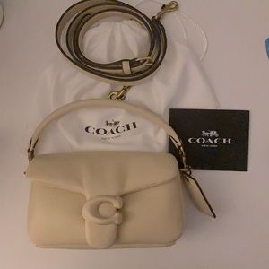 Coach Pillow Tabby 18